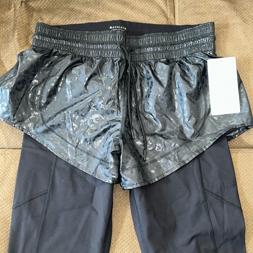 NWT - Athleta Rainier 2 in 1 tight